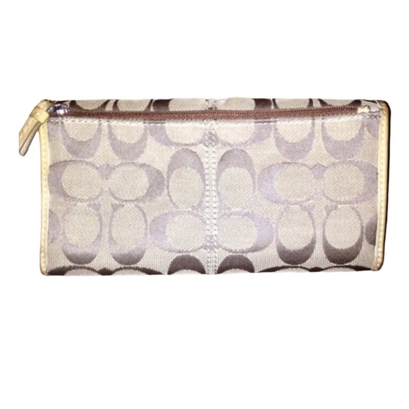 🎉HOST PICK🎉 Authentic Canvas Coach Wallet w/ Lavender - Picture 2 of 4